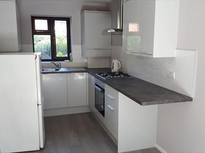 1 Bed Flat, Britten Close, WD6