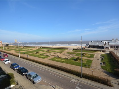 2 Bed Flat, Wellington Esplanade, NR33
