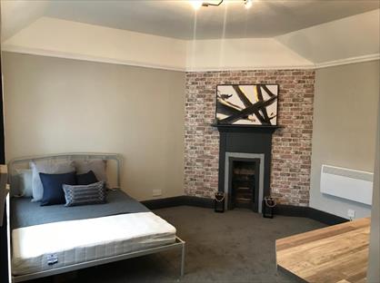 Bedsit, Park Crescent, WV1