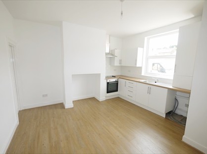 1 Bed Terraced House, Woodland Square, HD6