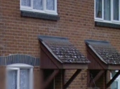 2 Bed Terraced House, Wordsworth Mead, RH1