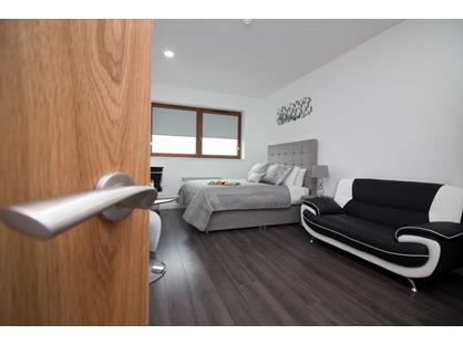 Studio Flat, Lower Bryan Street, ST1