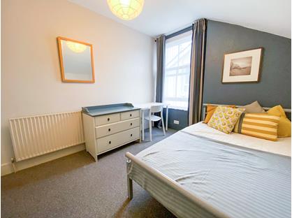 Room in a Shared House, Gloucester Road, RH1