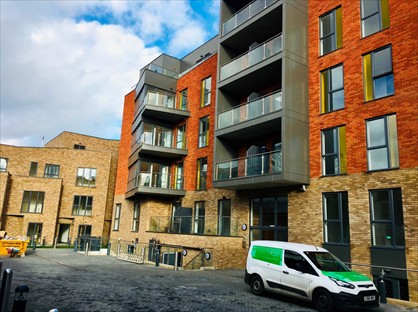 Studio Flat, Waleorde Road, SE17