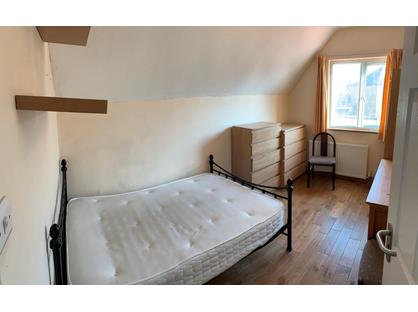 Room in a Shared House, Carlisle Avenue, W3