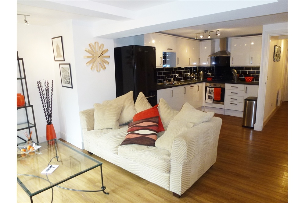 Northampton 2 Bed Flat, Derngate, NN1 To Rent Now for £1,200.00 p/m