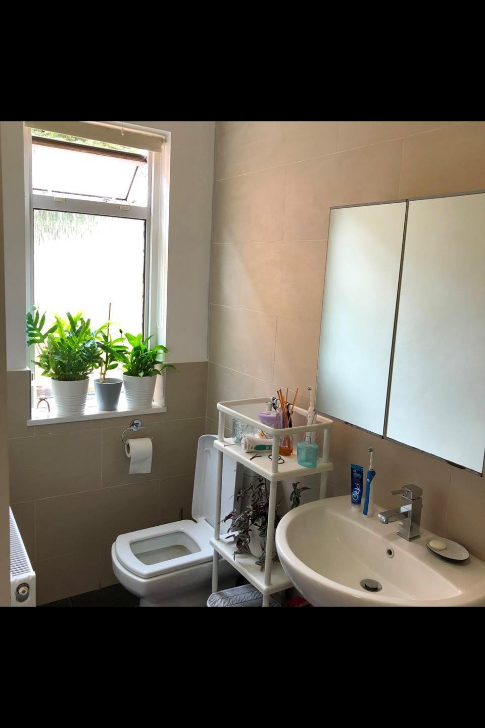 Harrow 1 Bed Flat, Welldon Crescent, HA1 To Rent Now for £1,500.00 p/m