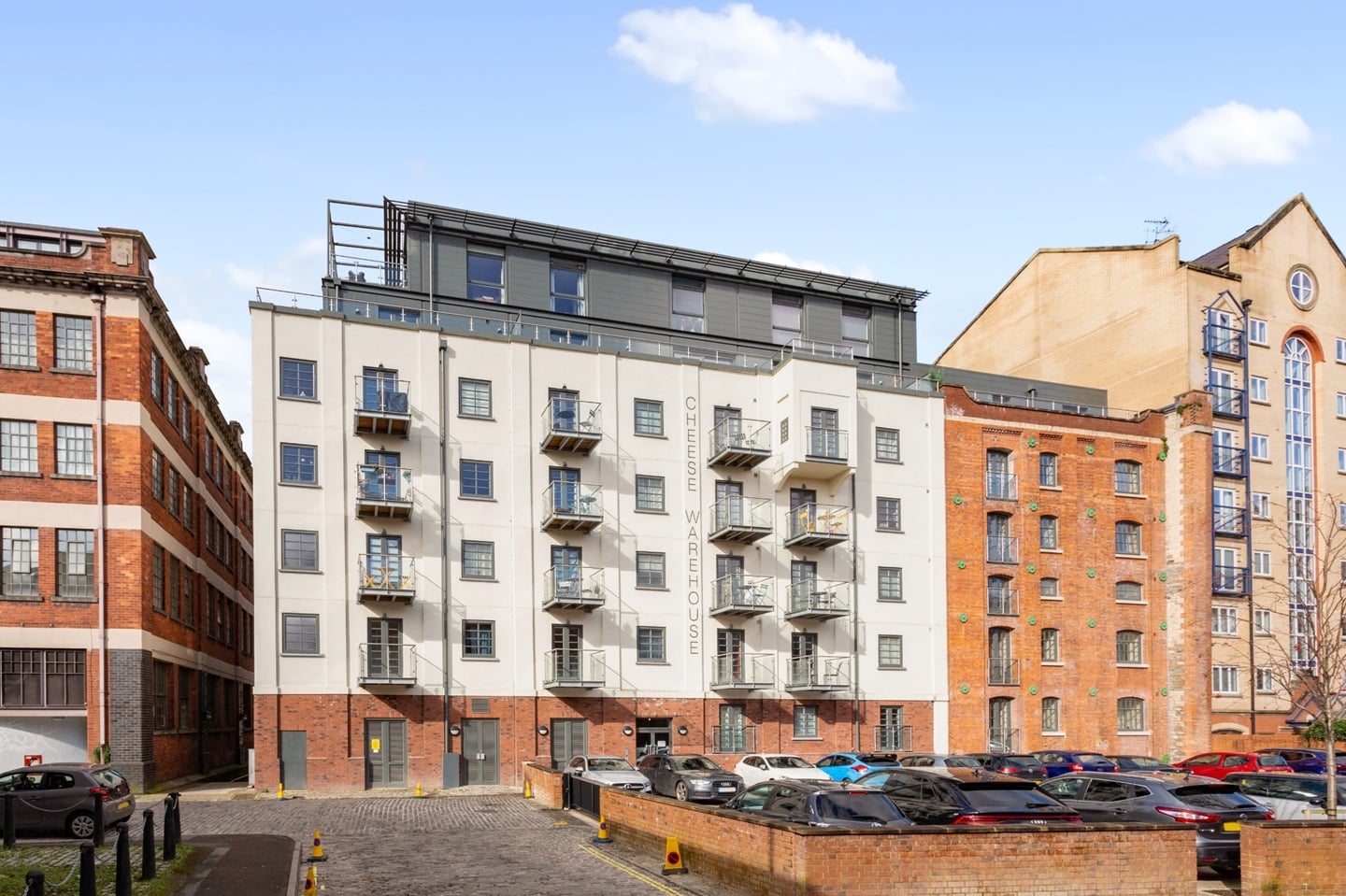 2 Bed Flat, Huller & Cheese, BS1 photo 2