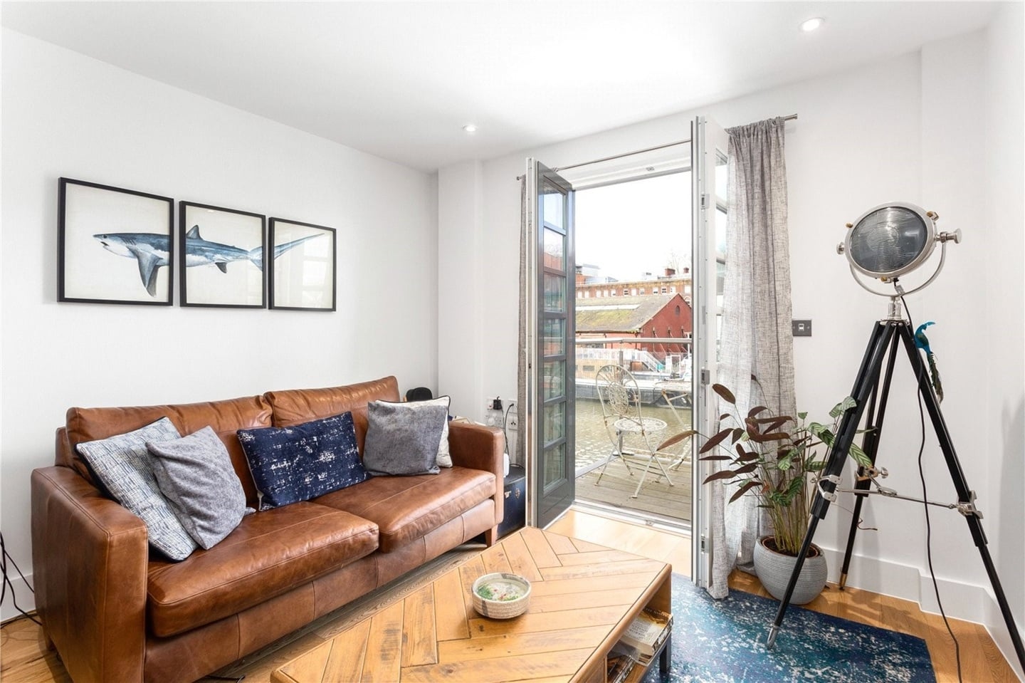 2 Bed Flat, Huller & Cheese, BS1