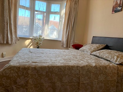 5 bed room for rent in Room in a Shared House, St. Leonards Gardens, IG1
