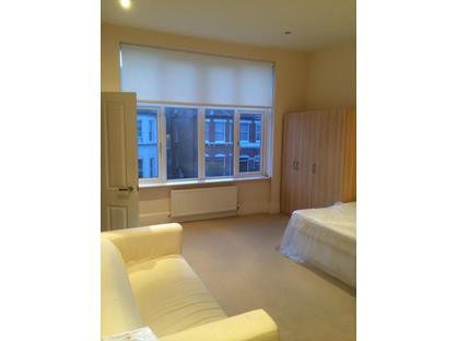Studio Flat, King Charles Road, KT5