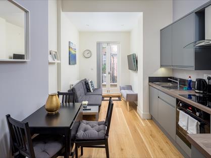 2 Bed Flat, Winchester Street, SW1V