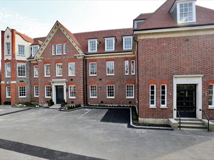 2 Bed Flat, Royal Wells Court, TN1