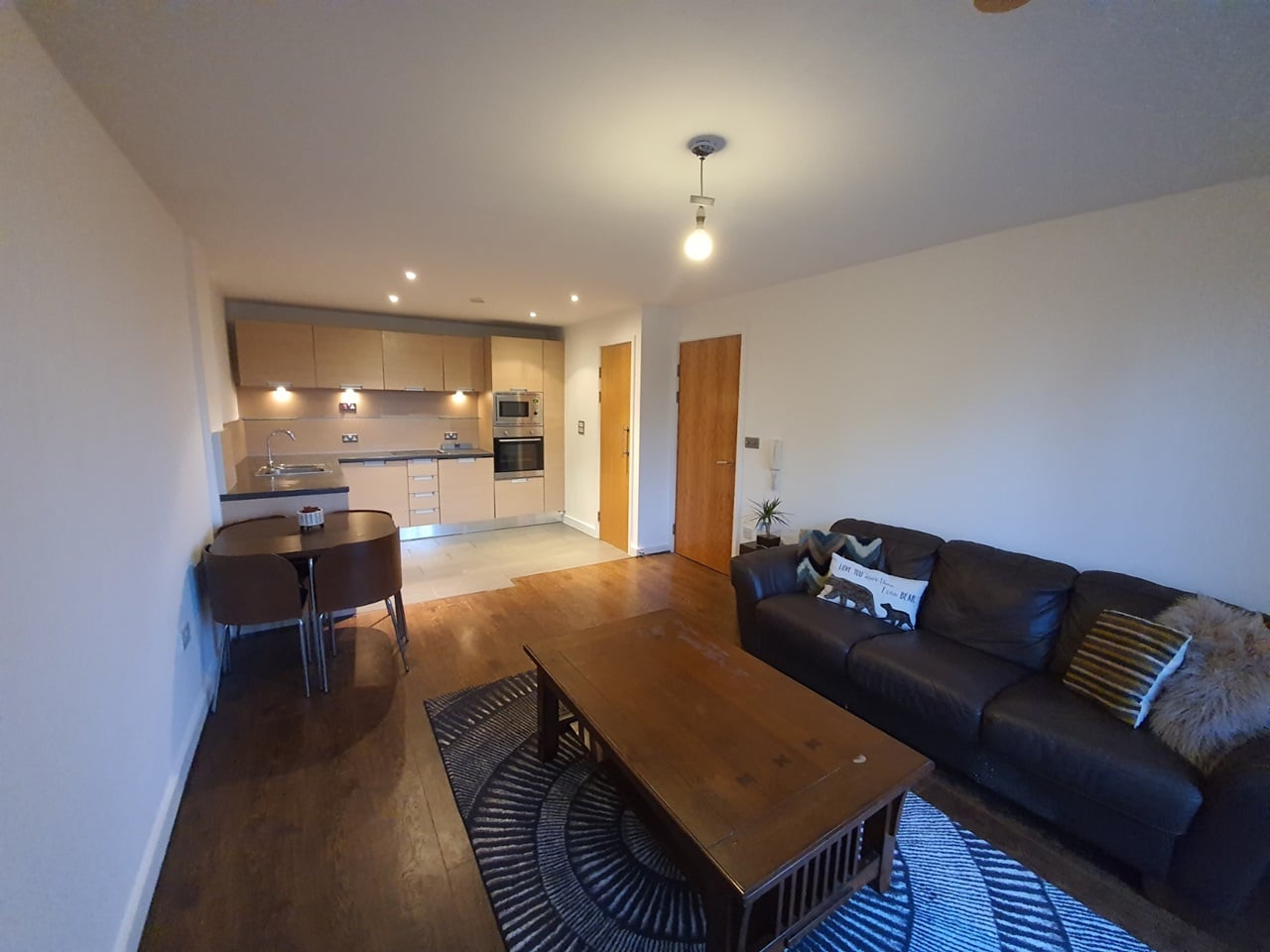 2 Bed Flat, Masson Place, M4