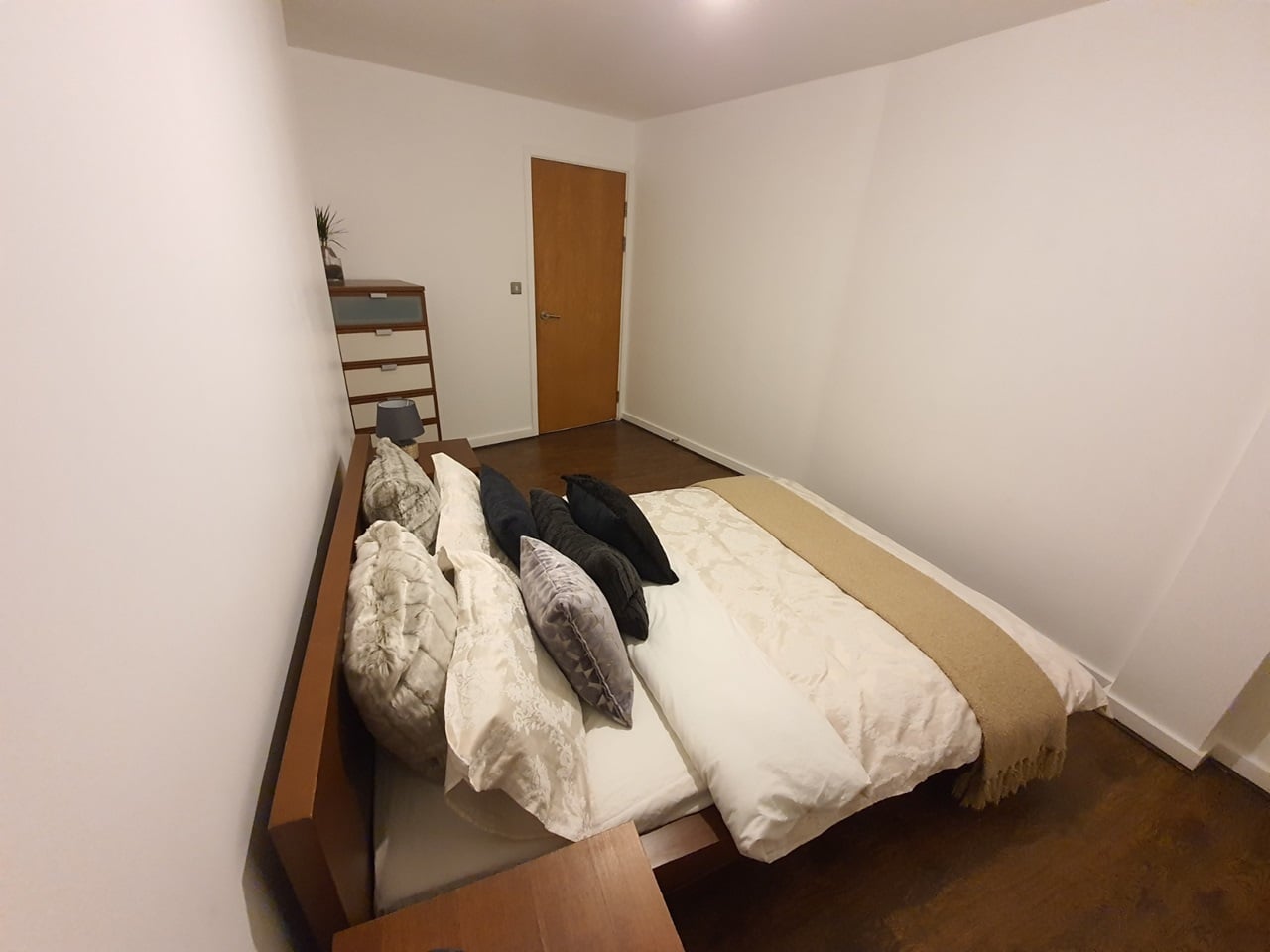 2 Bed Flat, Masson Place, M4 photo 4