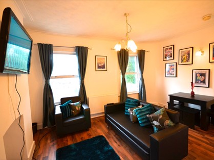 4 Bed Flat, Goldhawk Road, W12