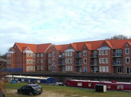 2 Bed Flat, West Street, DN8