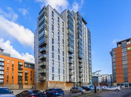 2 Bed Flat, Railway Terrace, SL2