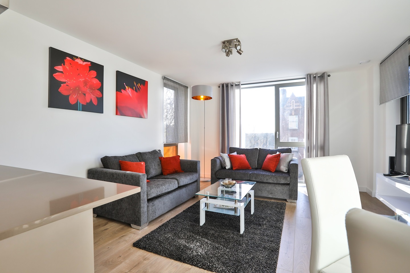 2 Bed Flat, Ginger Line Building, E1W photo 2