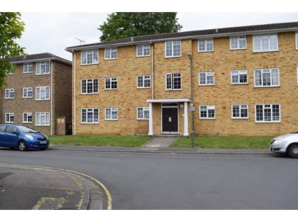 3 Bed Flat, Lark Avenue, TW18