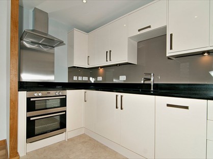 3 Bed Flat, Frederick Street, BN1