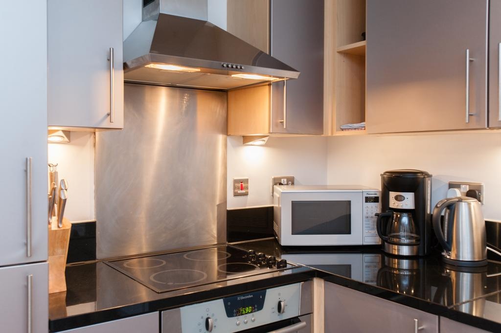 2 Bed Flat, City Walk, SE1 photo 5