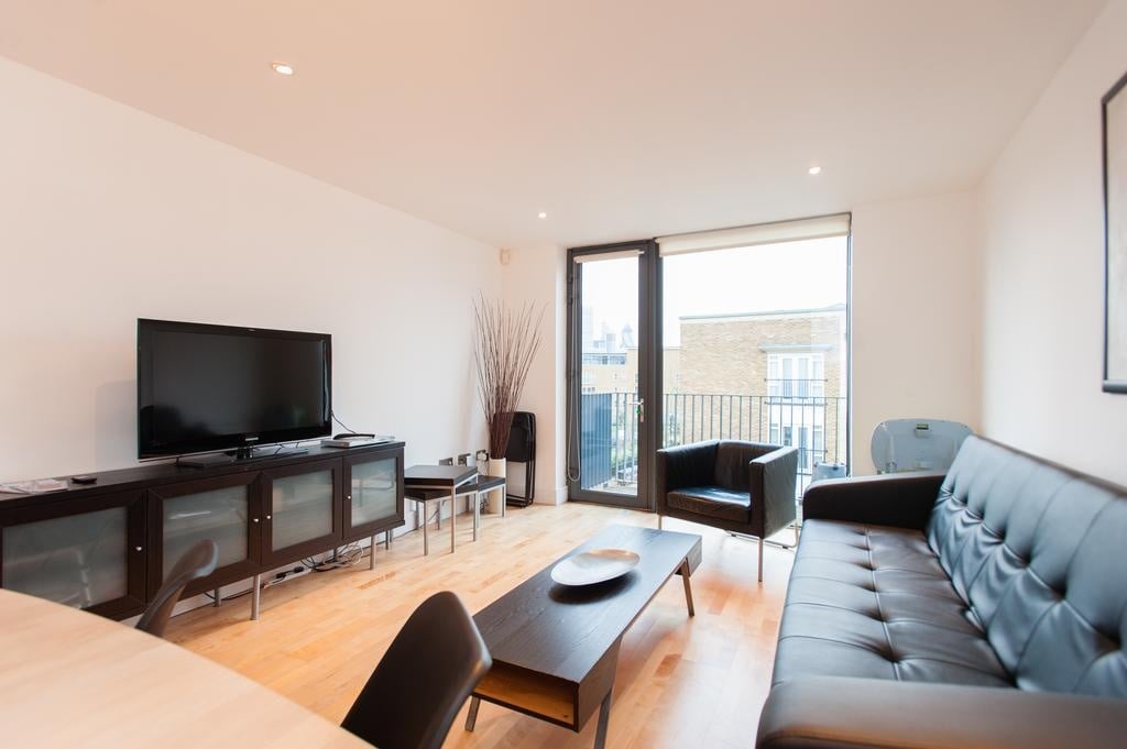 2 Bed Flat, City Walk, SE1 photo 2