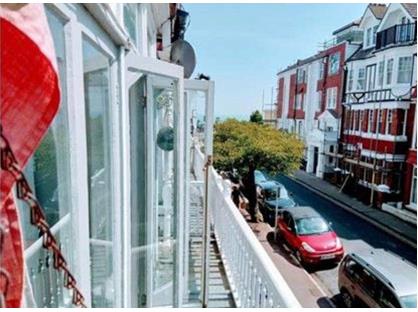 1 Bed Flat, Elms Avenue, BN21