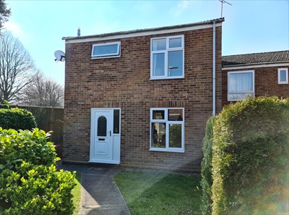 3 Bed Semi-Detached House, Mulberry Close, HP23