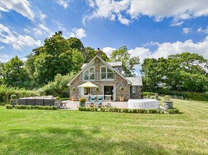 3 Bed Detached House, Hurlditch Court, PL19