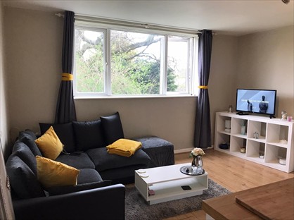 1 Bed Flat, Buckingham Road, TW12