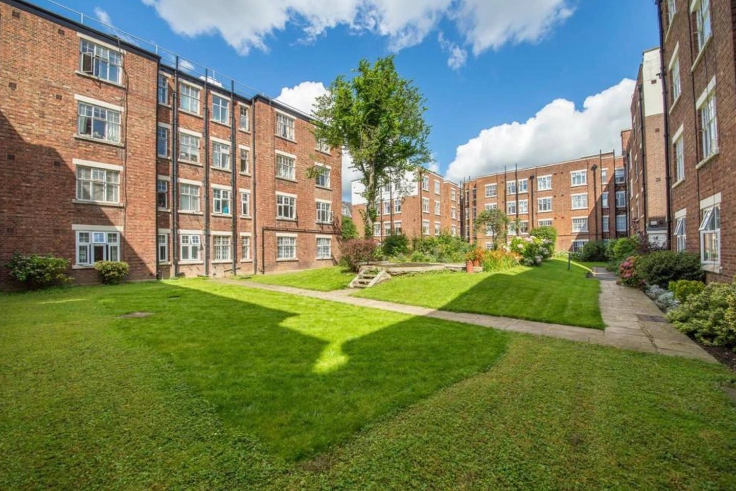 Studio Flat, Gilling Court, NW3