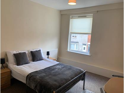 Room in a Shared House, Market Street, S80