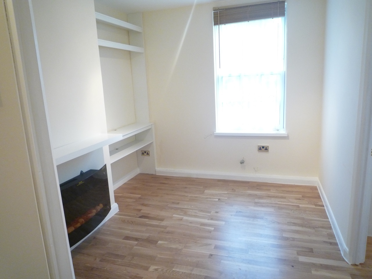 London 1 Bed Prince Henry Road, SE7 To Rent Now for £