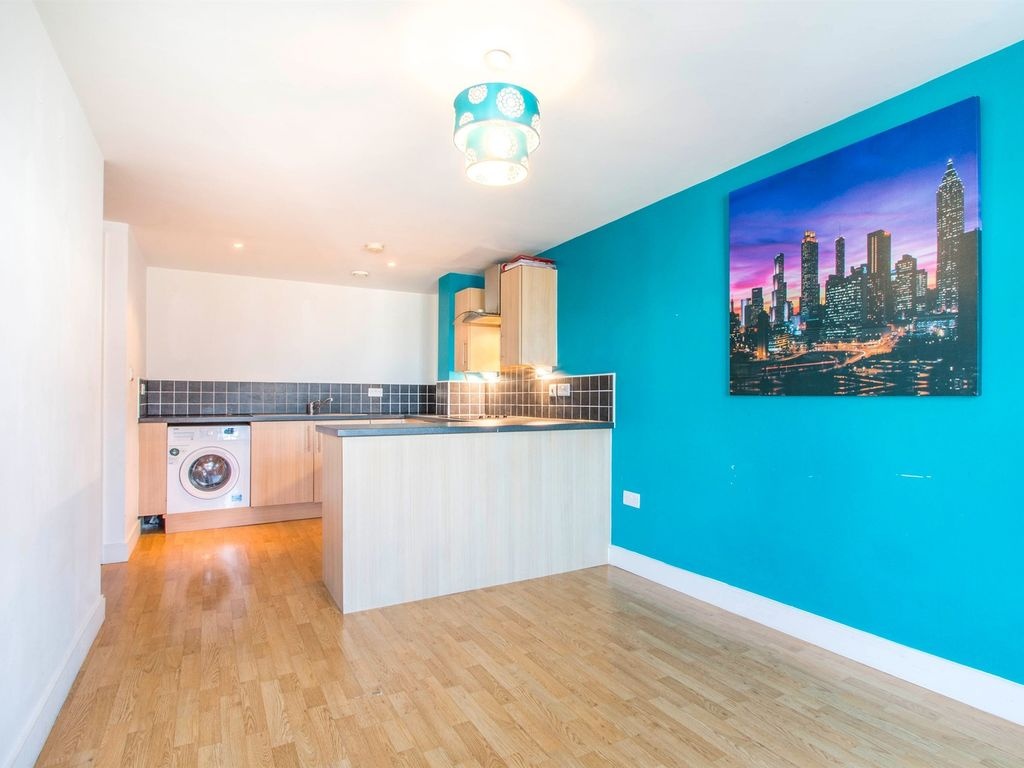 2 Bed Flat, Melbourne Street, LS27 photo 5