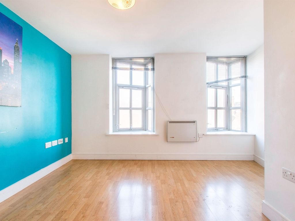 2 Bed Flat, Melbourne Street, LS27 photo 3