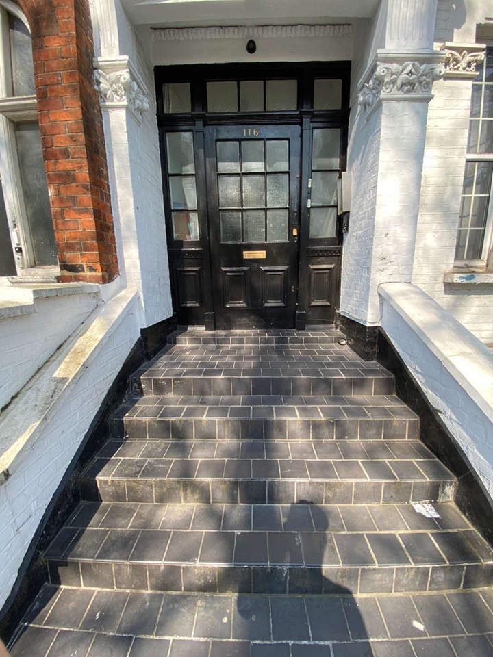 London Studio Flat, Barons Court Road, W14 To Rent Now for £1,300.