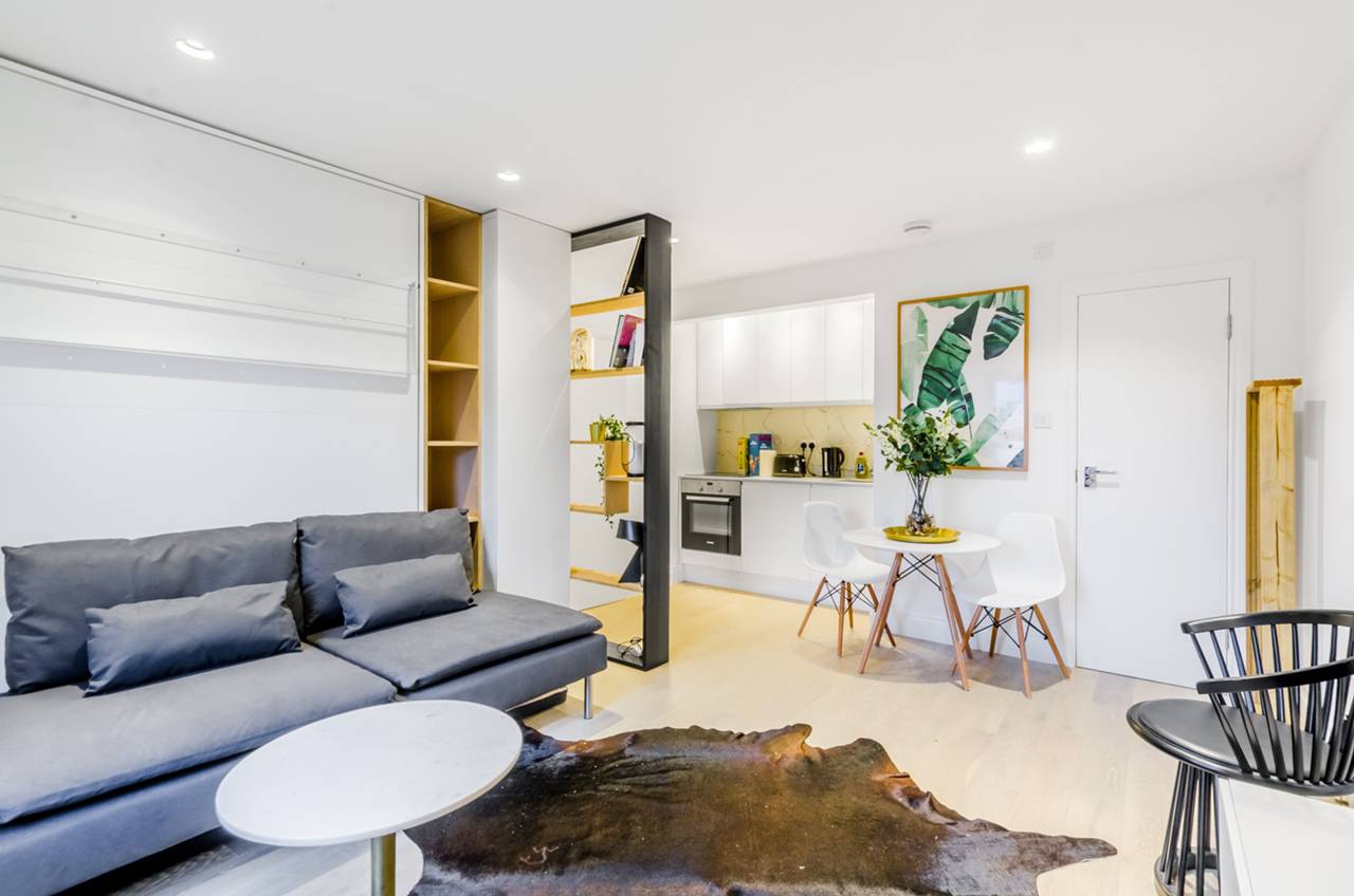 Studio Flat, Talgarth Road, W14