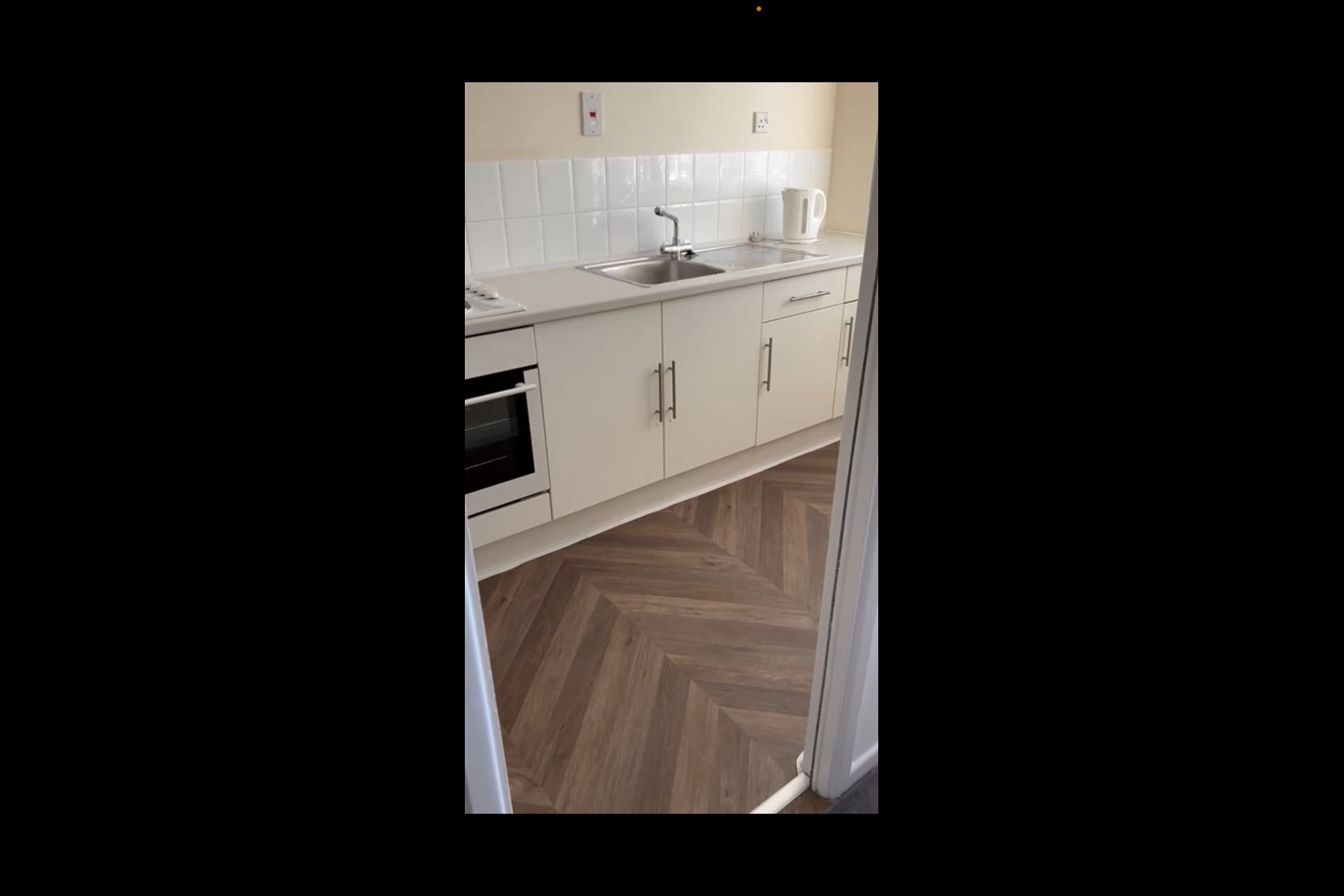 Sawtry, Huntingdon 2 Bed Flat, Greenways, PE28 To Rent Now for £700