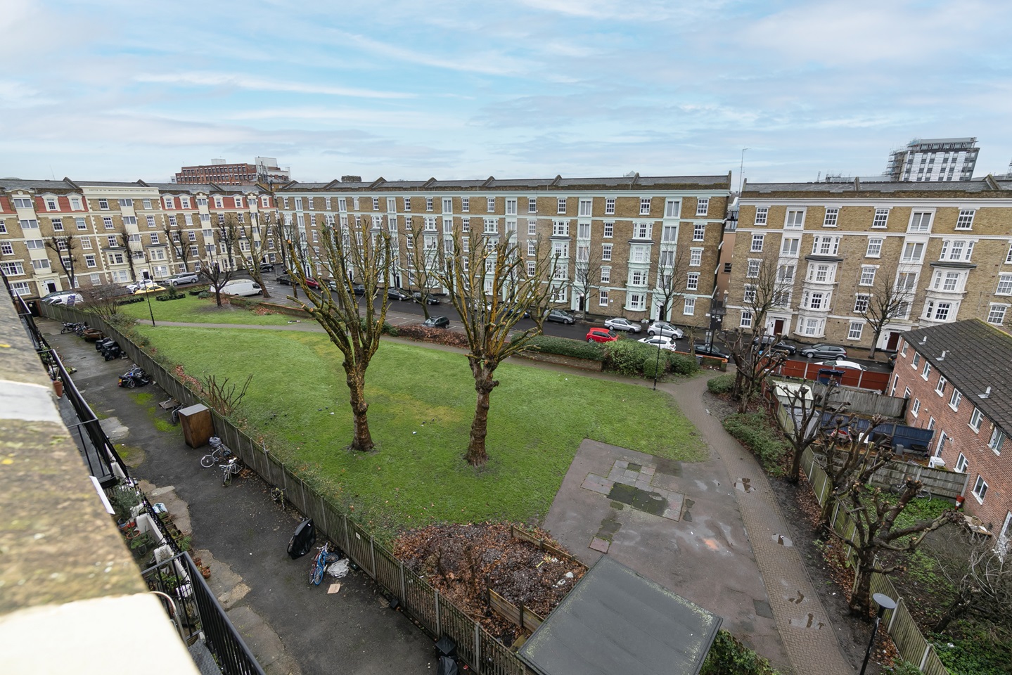 3 Bed Flat, Wilmot Street, E2 photo 3