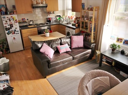 1 Bed Flat, Roman Grove, LS8