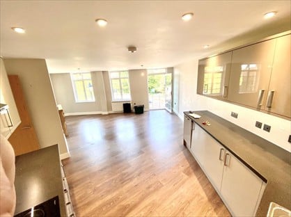 2 Bed Flat, Ewell Road, SM3