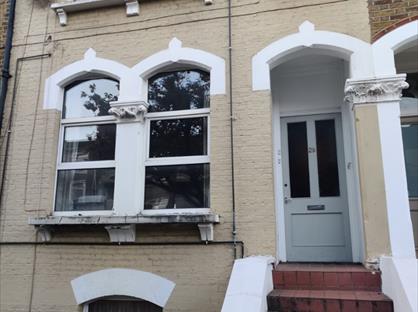 6 Bed Flat, Netherwood Rd, W14