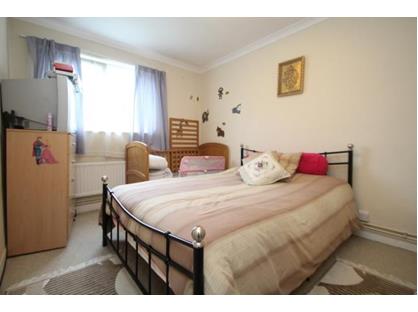 Room in a Shared Flat, Benhill Wood Road, SM1