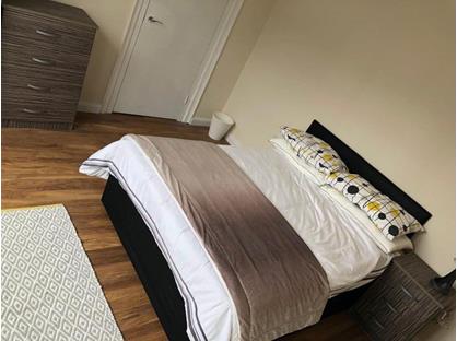 Room in a Shared House, Holloway Road, N7