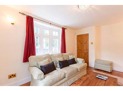 2 Bed Detached House, Penstemon Close, N3