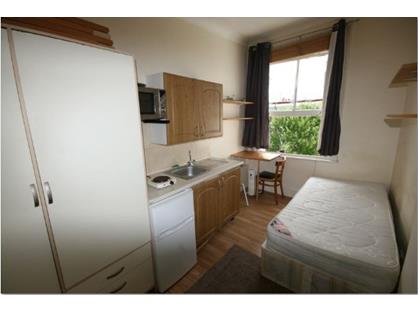 Bedsit, Westbourne Park Road W11, W11