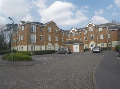 2 Bed Flat, Regent Court, RG21