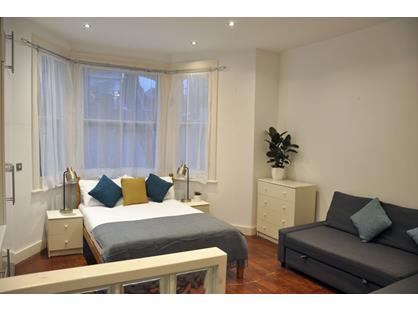 Studio Flat, Hammersmith Grove, W6