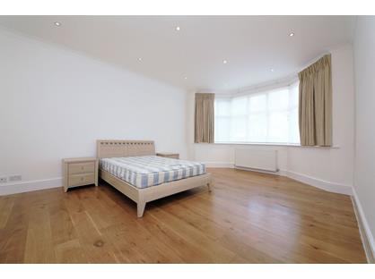 7 Bed Semi-Detached House, Ravenscroft Avenue, NW11